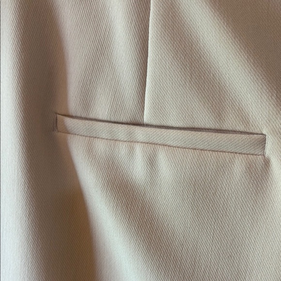 Elegant Cream Nine West Women's Shorts Size 14 - Picture 7 of 7